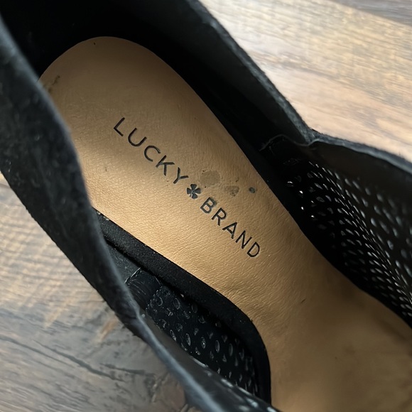 Women’s Shoes - Picture 5 of 6